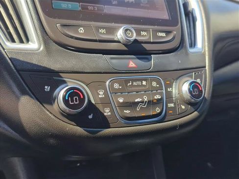 Used 2017 Chevrolet Malibu Premier w/ Premier Sun and Wheel Package FWD image 23