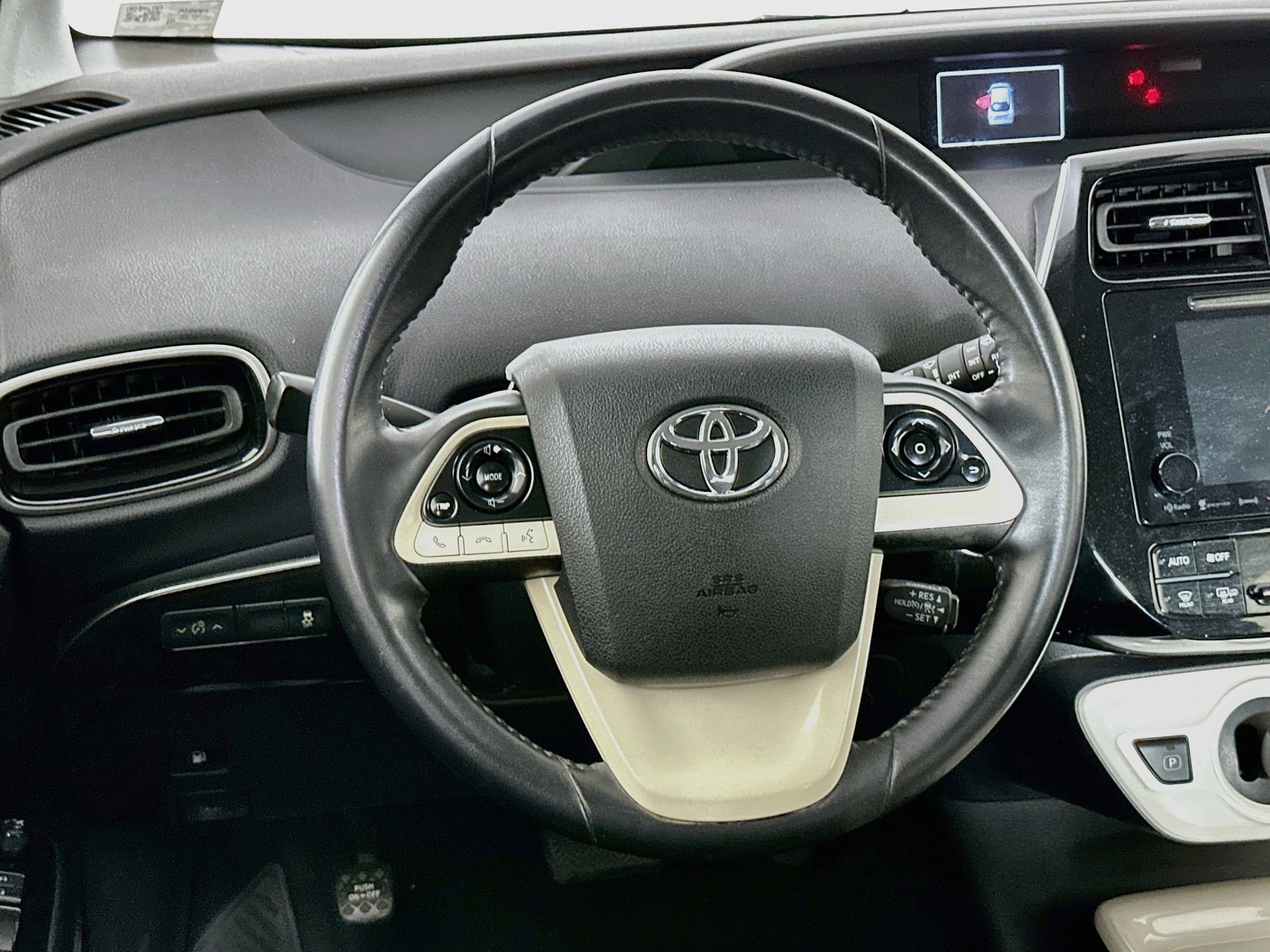 Used 2016 Toyota Prius Three w/ Preferred Accessory Package FWD image 16