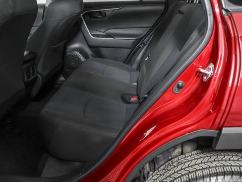Used 2022 Toyota RAV4 LE AWD/4WD image 34