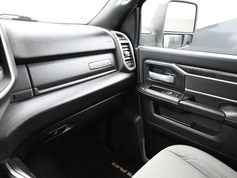 Used 2024 RAM 2500 Big Horn w/ Off Road Package AWD/4WD image 12