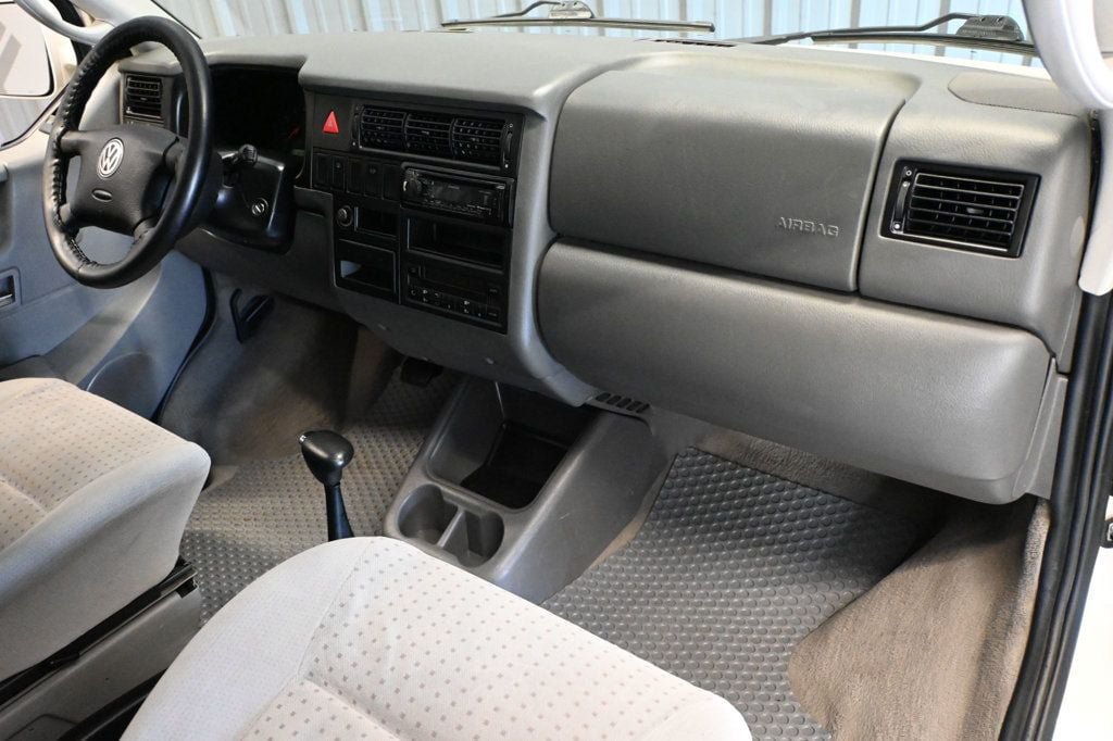 Used 2002 Volkswagen Eurovan MV FWD image 11