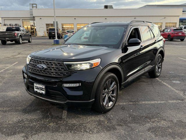 Certified 2023 Ford Explorer XLT w/ Equipment Group 202A AWD/4WD image 5