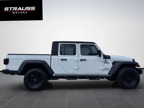 Used 2023 Jeep Gladiator Sport w/ Trailer Tow Package AWD/4WD image 5