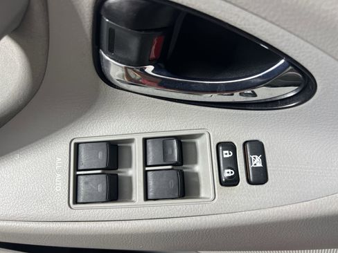 Used 2010 Toyota Camry LE FWD image 16