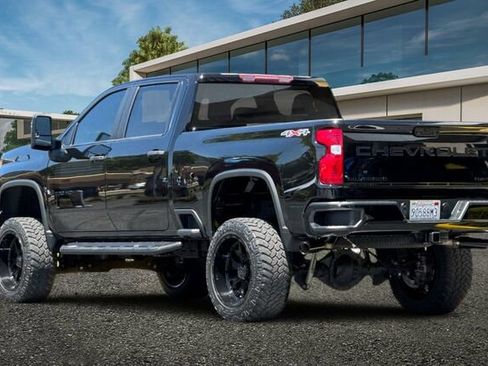 Used 2022 Chevrolet Silverado 2500 Custom w/ Custom Value Package AWD/4WD image 6