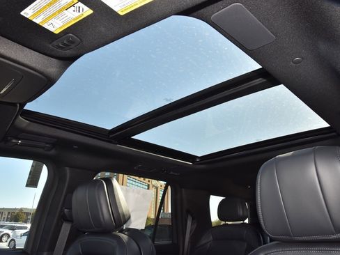 New 2025 Lincoln Navigator Reserve w/ Jet Appearance Package image 36