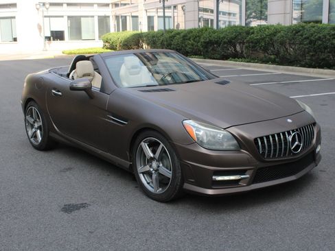 Used 2015 Mercedes-Benz SLK 350 w/ Multimedia Package image 1