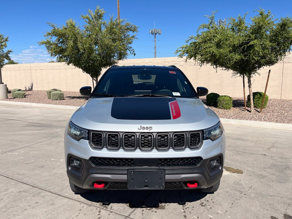Certified 2025 Jeep Compass Trailhawk AWD/4WD image 4