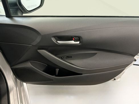 Used 2021 Toyota Corolla LE image 33