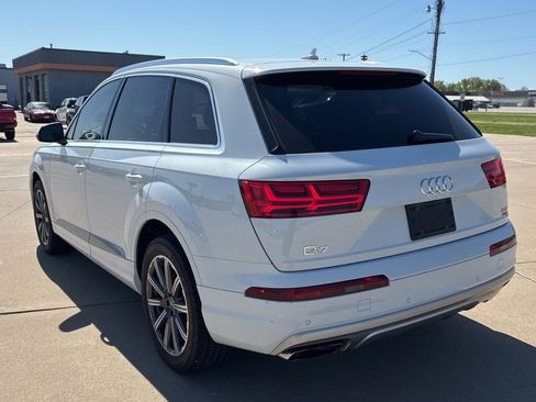 Used 2017 Audi Q7 3.0T Prestige AWD/4WD image 4