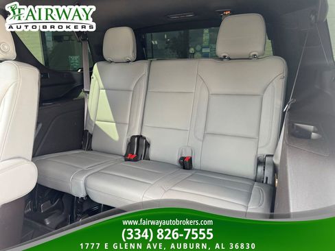 Used 2022 Chevrolet Tahoe Z71 w/ Luxury Package AWD/4WD image 13