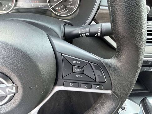 Used 2025 Nissan Altima 2.5 SV FWD image 26