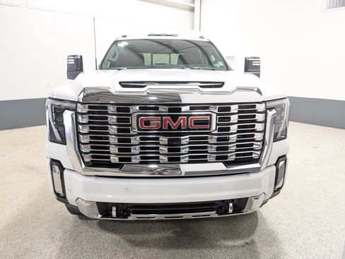 Used 2025 GMC Sierra 3500 Denali w/ Denali Reserve Package AWD/4WD image 8