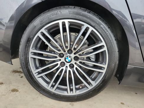Used 2019 BMW 530i w/ M Sport Package RWD image 9