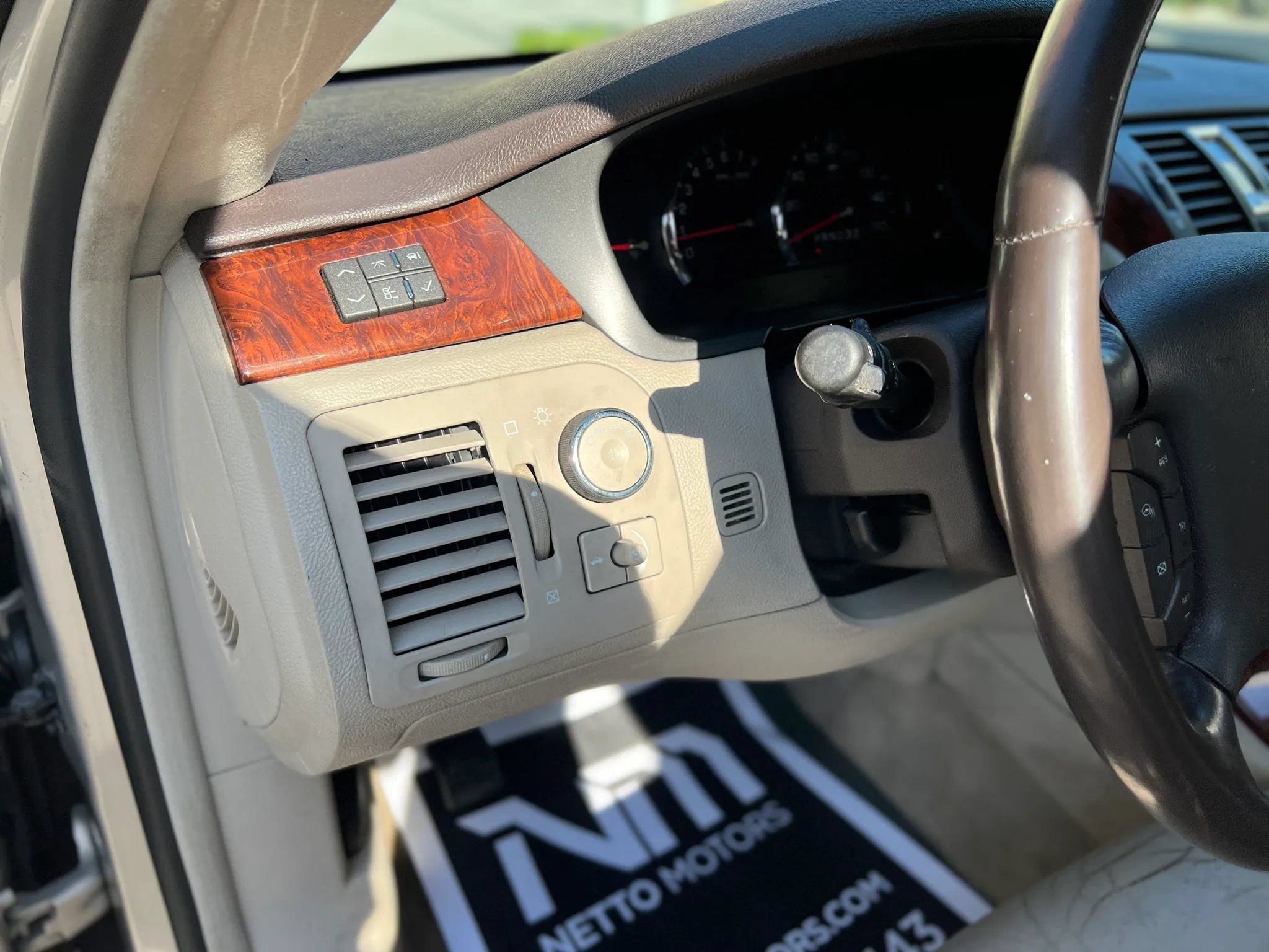 Used 2007 Cadillac DTS Luxury I FWD image 30