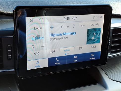 Used 2022 Ford Explorer XLT w/ Equipment Group 202A image 22