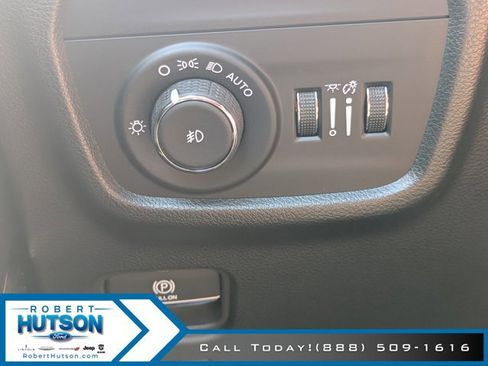 New 2025 Jeep Grand Cherokee L Overland w/ Advanced Protech Group III image 28