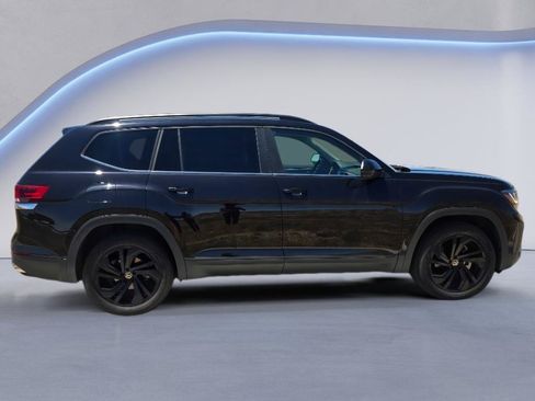 Used 2023 Volkswagen Atlas SE w/ Black Wheel Package AWD/4WD image 6