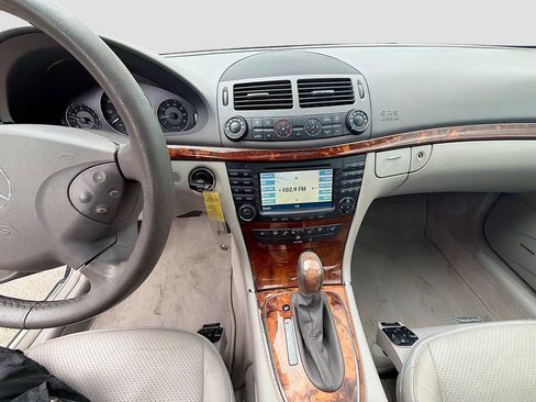Used 2005 Mercedes-Benz E 320 Sedan image 26