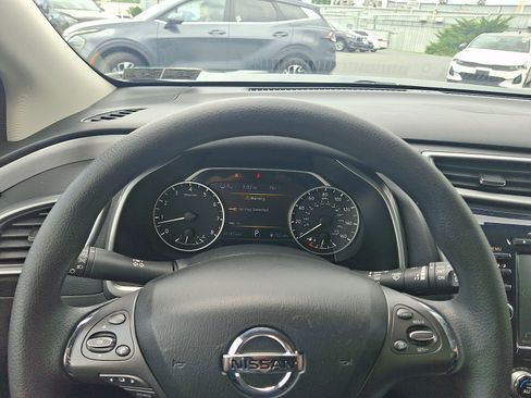 Used 2022 Nissan Murano S AWD/4WD image 17