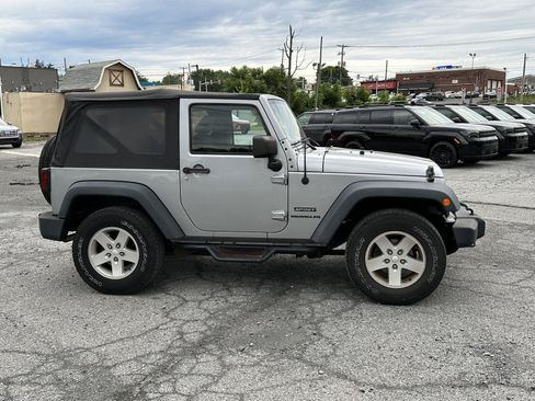 Used 2015 Jeep Wrangler Sport w/ Quick Order Package 24S AWD/4WD image 9