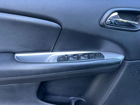Used 2019 Dodge Journey SE w/ Premium Group FWD image 12