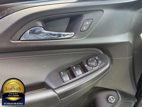 Used 2021 Chevrolet TrailBlazer RS w/ Sun and Liftgate Package AWD/4WD image 8