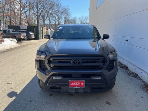 Used 2025 Toyota Tacoma SR5 image 3