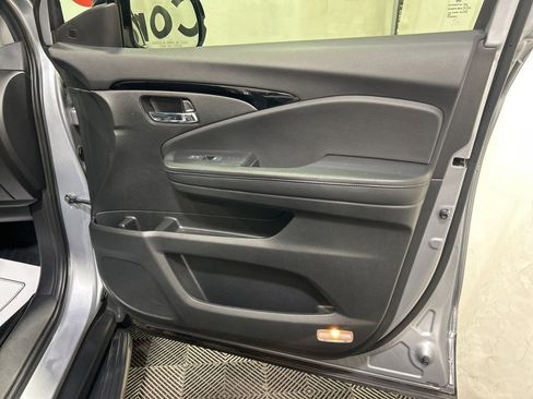 Used 2019 Honda Pilot Elite image 11