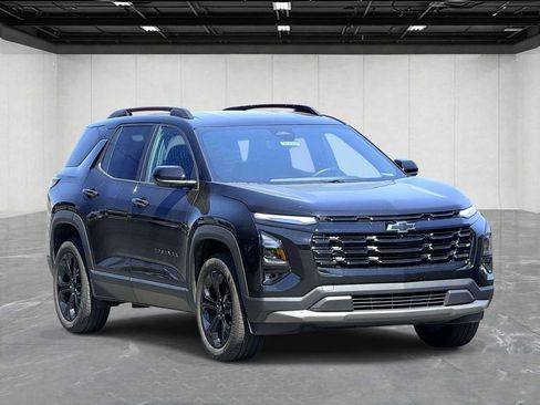 Used 2025 Chevrolet Equinox LT w/ Convenience Package II FWD image 3