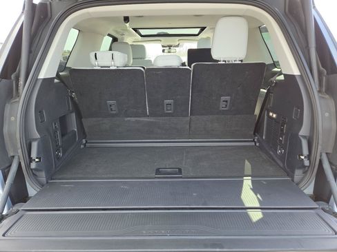 Used 2025 Ford Expedition Platinum w/ Platinum Ultimate Package AWD/4WD image 21