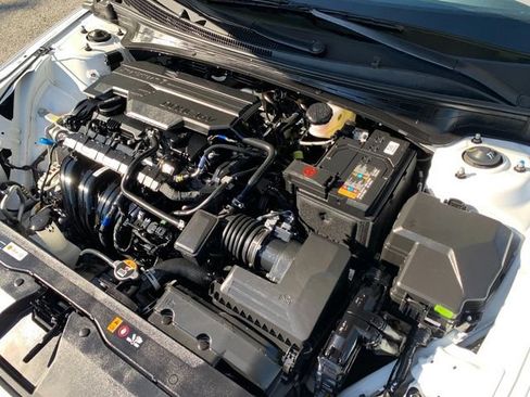 Certified 2025 Hyundai Elantra SEL FWD image 27