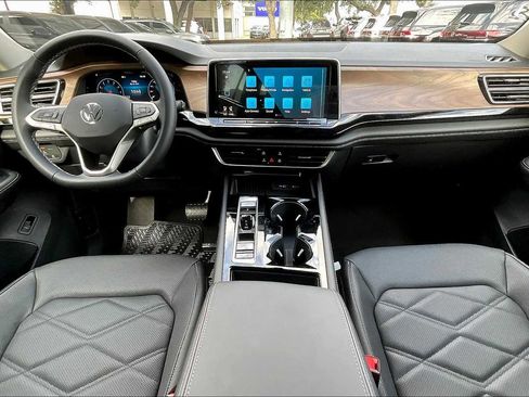 New 2026 Volkswagen Atlas SE FWD image 5