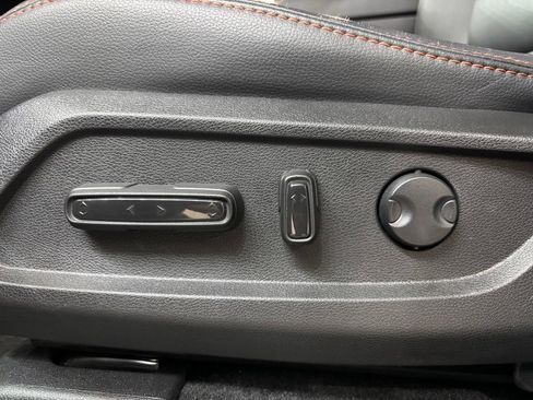 Used 2025 Honda Pilot TrailSport image 29