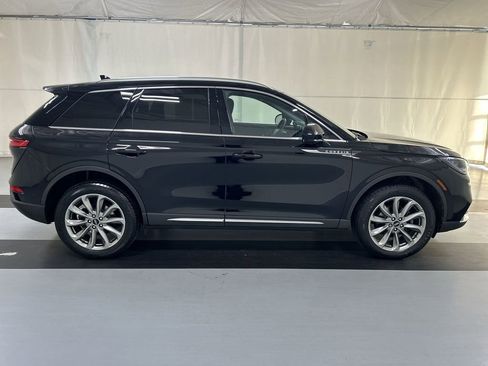 Used 2022 Lincoln Corsair AWD w/ Premium Package image 9
