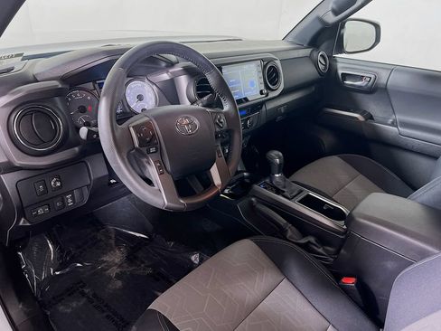 Certified 2023 Toyota Tacoma TRD Off-Road AWD/4WD image 9