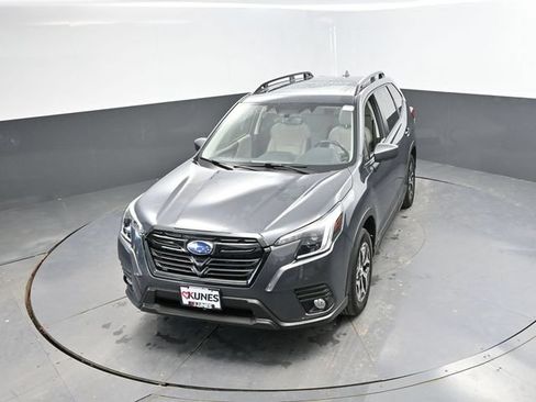 Used 2023 Subaru Forester Premium AWD/4WD image 41