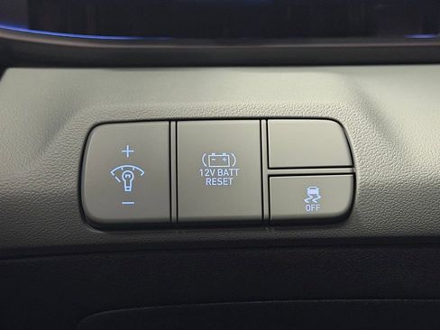 Certified 2025 Hyundai Elantra Limited image 15