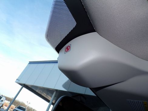 Used 2023 Subaru Crosstrek 2.0i Premium image 25