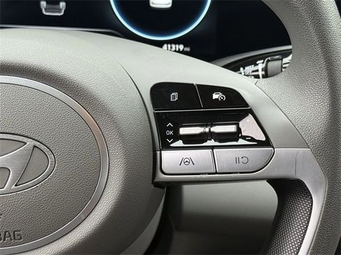 Used 2024 Hyundai Elantra SEL image 13