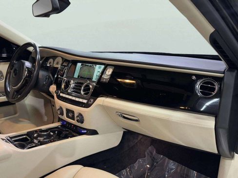 Used 2015 Rolls-Royce Ghost image 69
