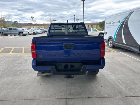 Used 2025 Toyota Tacoma TRD Sport AWD/4WD image 5