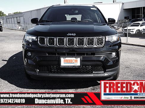 New 2026 Jeep Compass Latitude image 8