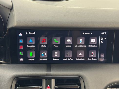 Used 2023 Porsche Taycan 4S w/ Technology Package image 26