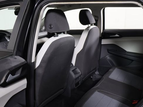 Used 2025 Volkswagen Taos S image 26