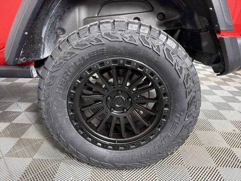 Used 2024 Jeep Wrangler Rubicon image 17