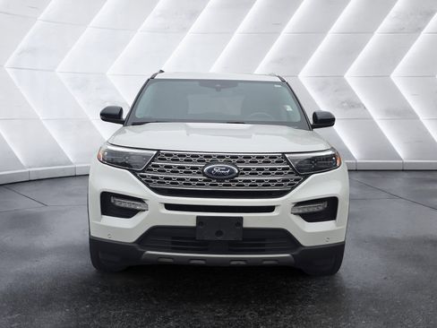 Used 2022 Ford Explorer Limited w/ Equipment Group 301A image 7