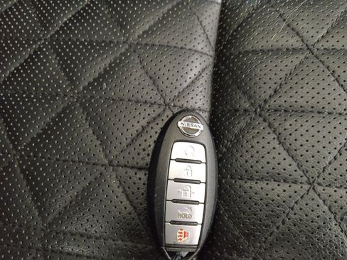Used 2016 Nissan Maxima Platinum w/ Interior Lighting Package FWD image 32