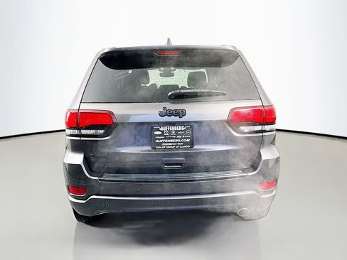 Used 2018 Jeep Grand Cherokee Altitude AWD/4WD image 6