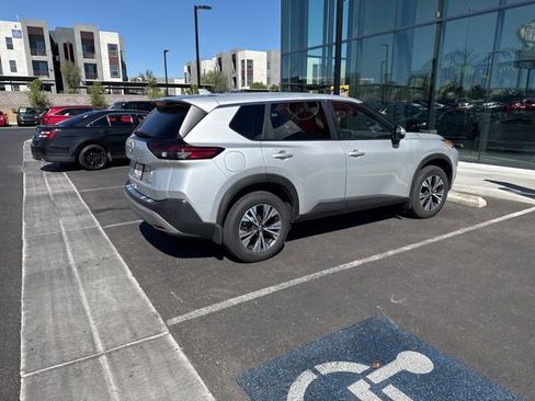 Certified 2022 Nissan Rogue SV AWD/4WD image 4